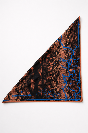 HENRI FT BLKMBA BANDANA